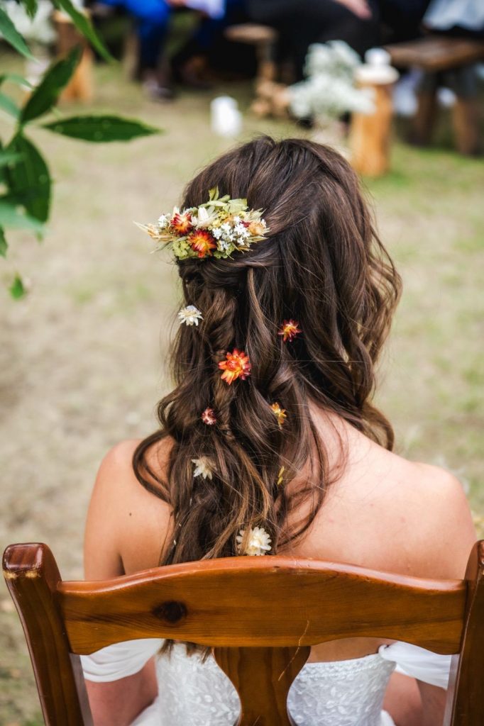 tocados de novia, adornos para el pelo con flores, tocados originales, tocados de novia